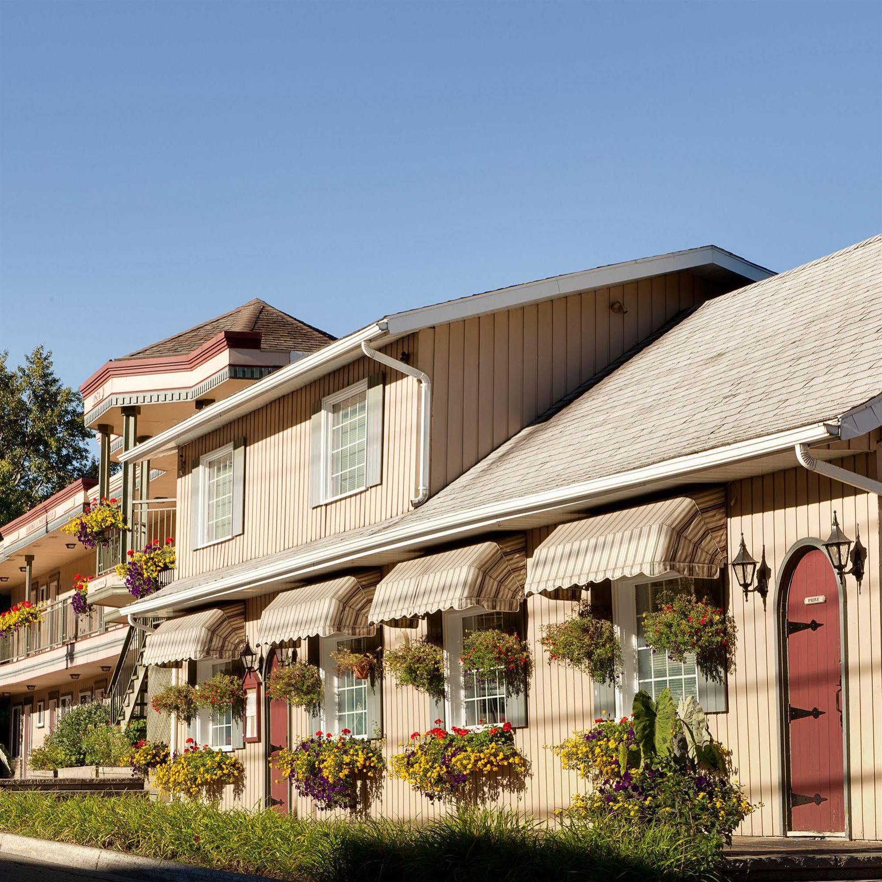 Auberge La Porte Rouge Mont-Tremblant Esterno foto